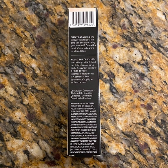 It Bye Bye Undereye Waterproof Concealer Light - Picture 2 of 6